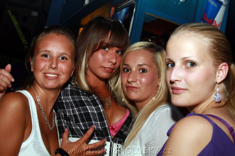 DJane_Elite_2K10_Skumi_035.JPG