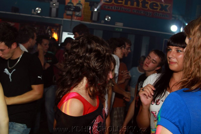 DJane_Elite_2K10_Skumi_128.JPG