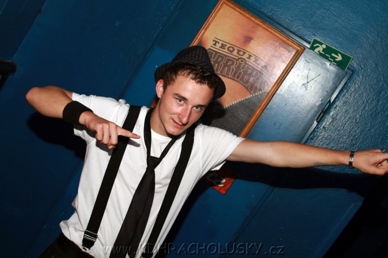 DJane_Elite_2K10_Skumi_158.JPG