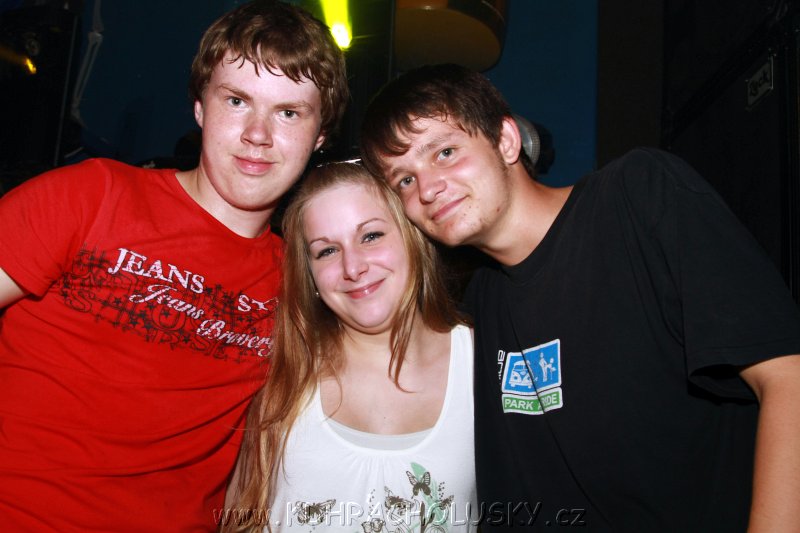 DJane_Elite_2K10_Skumi_167.JPG